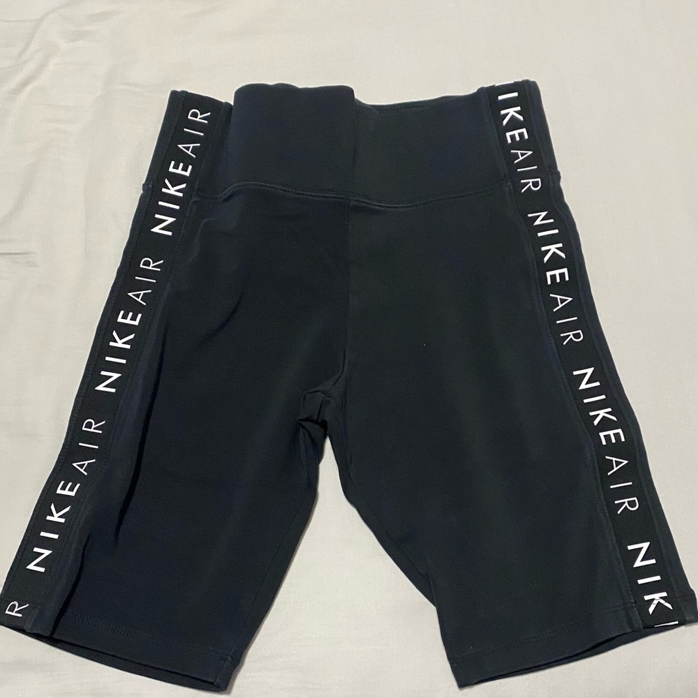 NIKE BIKER SHORTS